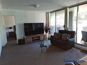 Image of Shores 302