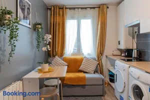 Image of Cosy Home - PantinSmile