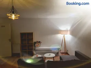 Image of Studio proche de J. Jaurès et de l'hotel de ville