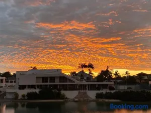 Image of Cozy Relaxation Guest Room in Surfers Paradise