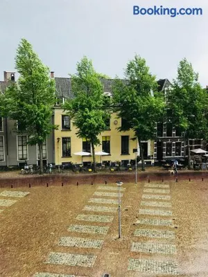 Image of Bird Deventer