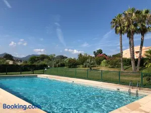 Image of Appt T2 refait à neuf - vue mer dans résidence avec piscine