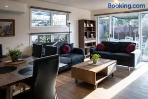 Image of Lake Esmond Place