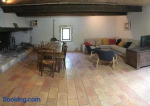 Image of typical provencal farm in an exceptional natural site, the alpilles park - 8 people.