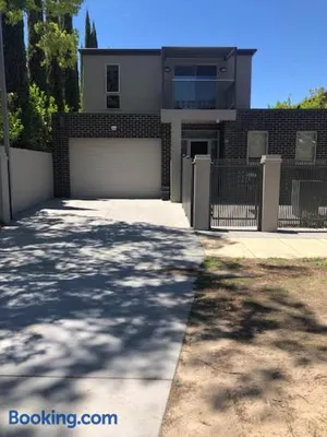 Image of Central executive 4br townhouse