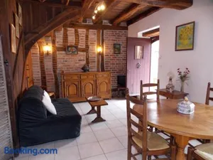 Image of Gîte de charme rural avec terrasse, jardin privé, chevaux à proximité et équipements modernes - FR-1-489-213