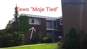 Image of Moje Tied