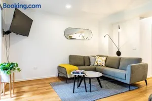 Image of Luxury spacious 2 Bedroom Fitzroy Apartment