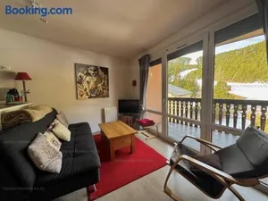Image of Appartement 2* 6 Couchages au Pied des Pistes avec Balcon et Parking – Les Angles - FR-1-295-178