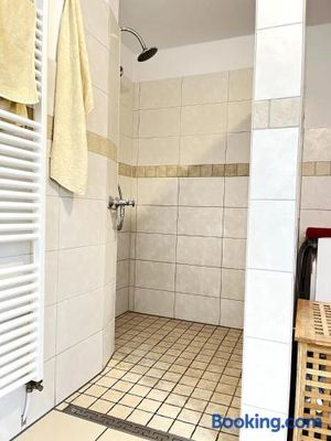 Image of Große Wohnung mit Billardtisch