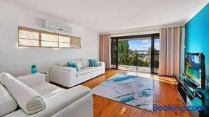 Image of Macquarie Paradise - family entertainer