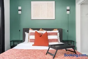 Image of Quiet & Quaint apartment, 5 mins to airport and 15 mins to downtown