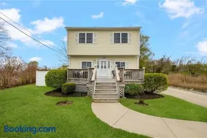 Image of Seaside Serenity - Ocean view bliss near beach