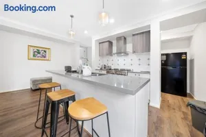 Image of Happy Cozy Convenient 4BR, Breezy, Near Mall, Park