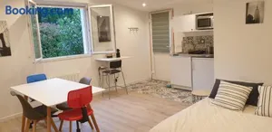 Image of Adorable studio 25m² très calme avec parking
