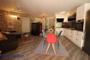 Image of HYEROL Appartement pour 4 personnes avec parking proche des plages et restaurants à Hyères