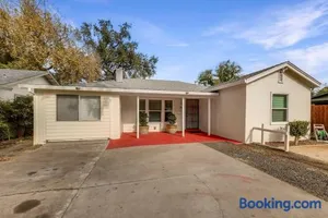 Image of Large Kitchen Near Shops Easy Highway Access