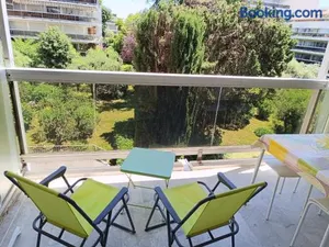 Image of logement climatisé à Juan les Pins dans résidence avec piscine