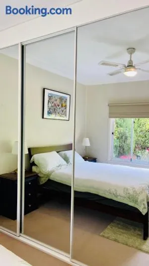 Image of COMFORT QUEEN GARDEN VIEW ROOM MACQUARIE PARK RYDE