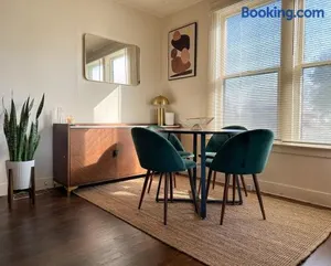 Image of Mid-Century Modern retreat