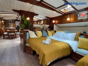 Image of AMAZING PRIVATE LUXURY BOAT ACCOMMODATION