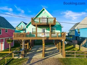 Image of Walk to Beach, Sunset Bay Views, Pet Friendly - Sea Me Relaxin
