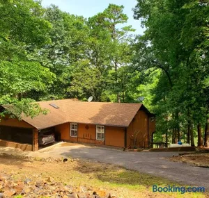 Image of Lake Catherine Serenity Retreat