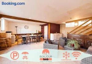 Image of Logements calmes avec piscine, jardin et parking