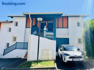 Image of Appartement T1 Bis avec Piscine à Cambo-les-Bains - 2 pers, Terrasse, Parking Privé - FR-1-495-105