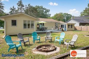 Image of Leisure Cottage - Minutes from the Beach