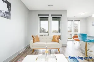 Image of Stylish 1BR Apartment with View