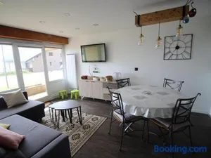 Image of Appartement rénové 3 pièces, 6 couchages à 150m des pistes - Auris en Oisans - FR-1-297-156