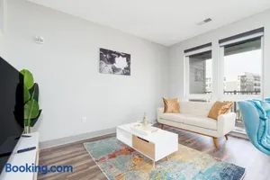 Image of Stylish 1BR Apartment with View