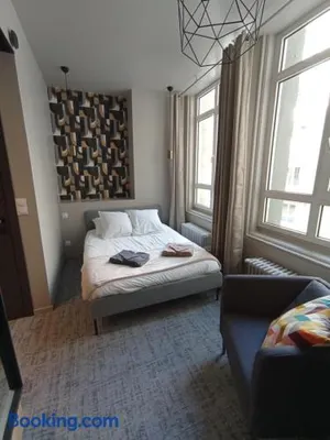 Image of Le 12 studio neuf wifi app 009