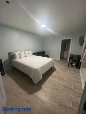 Image of Islander Motel