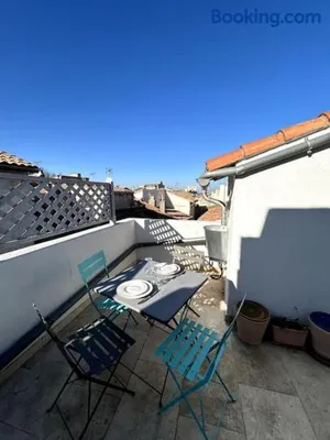 Image of "Le couvent bleu" Arles arènes Terrasse