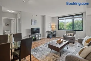 Image of Modern Apt with Kitchen and Gym - BSC-202D