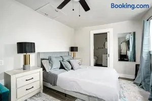 Image of Guest Suite & Bathtub in the Village