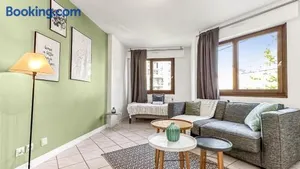 Image of HOMEY FLORISSANT - Proche Gare / Parking gratuit / Balcon privé / Wifi gratuit