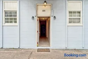 Image of 1215 Jefferson St