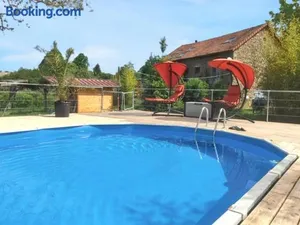 Image of Maison charmante à Charron avec piscine partagée
