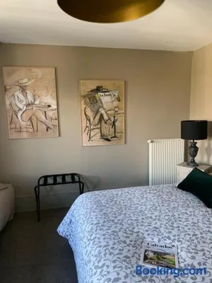 Image of La Villa des Rosiers