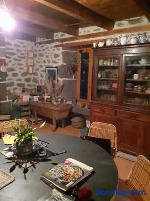 Image of Maison authentique en pierre apparente en montagne dans le c antal