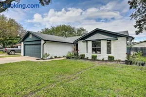 Image of Pet-Friendly Lockhart Home with Private Yard