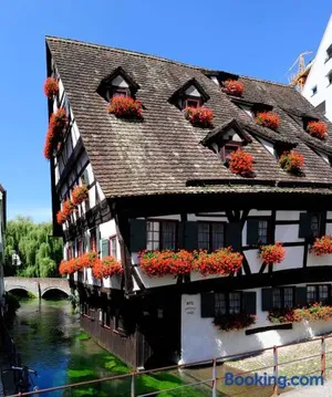 Image of Schiefes Haus