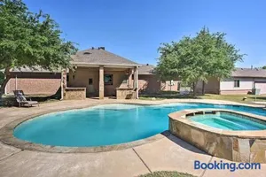 Image of Heated Pool, Pool Table, Hot Tub, Home Theatre, Guest House, Basketball Court, Sleeps-20