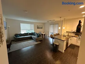 Image of Xenia Homes-Stylish 2BR in heart of DTLA 25