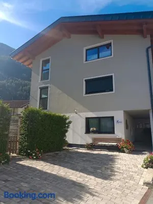 Image of Apart Maretobi