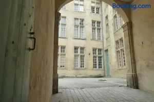 Image of LES TROIS CHANDELIERS un petit paradis en plein centre ville
