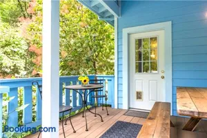 Image of Blue Cherry! Redwoods! BBQ Grill! Fire Table! Ping Pong! Fast WiFi!! Dog Friendly!